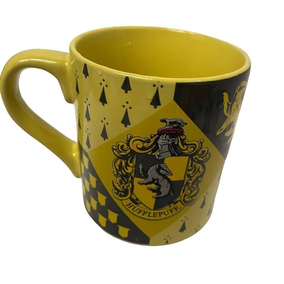Silver Buffalo Harry Potter Hufflepuff Crest Ceramic Coffee Cup Mug 14oz Yellow - Picture 7 of 8